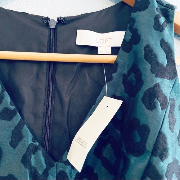 NWT Loft size 8P green leopard semi velvet dress - Picture 4 of 7